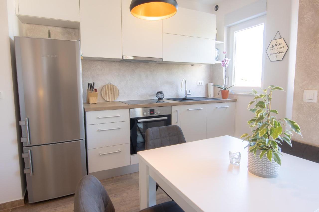 מאקרסקה Apartman Perla מראה חיצוני תמונה